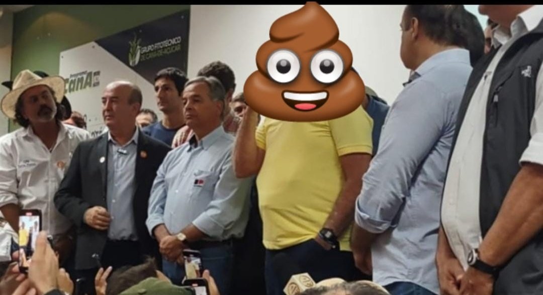 O <a href="/LulaOficial/">Lula</a> estava certo! Evento AGRISHOW foi transformado em palanque político para aquele ladrão de jóias

Após a  Agrishow cancelar a abertura do evento, que aconteceria nesta segunda-feira e afirmar que, apesar de poder ir à exposição e circular pelo local, o ex-presidente