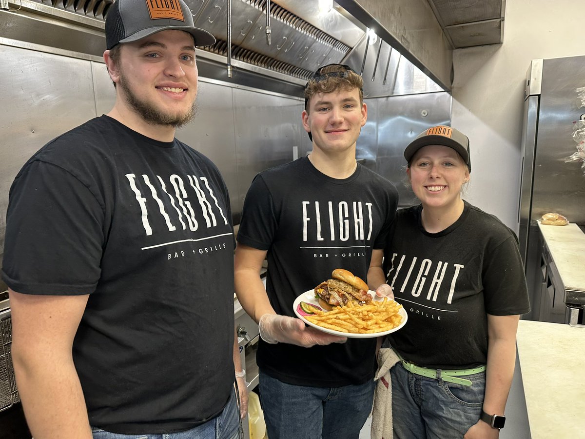 rogerriley's tweet image. Flight in Huxley #BestBurger in Iowa 2023 Foundation Burger @WHOWeather @WHO13news @SoundOFF13