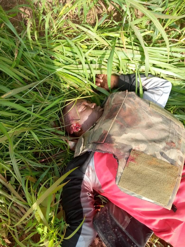 scinga2017's tweet photo. Today, #Matoke, occupation forces at an outpost were decimated by #Amba defense forces. The war rages, young black lives are lost, gerontocrats @PR_Paul_BIYA, #Nyat, #Cavaye enjoy the spoils while idiots cheer it on & the international community watches uninterested @africatechie https://t.co/GzL22HiCMZ