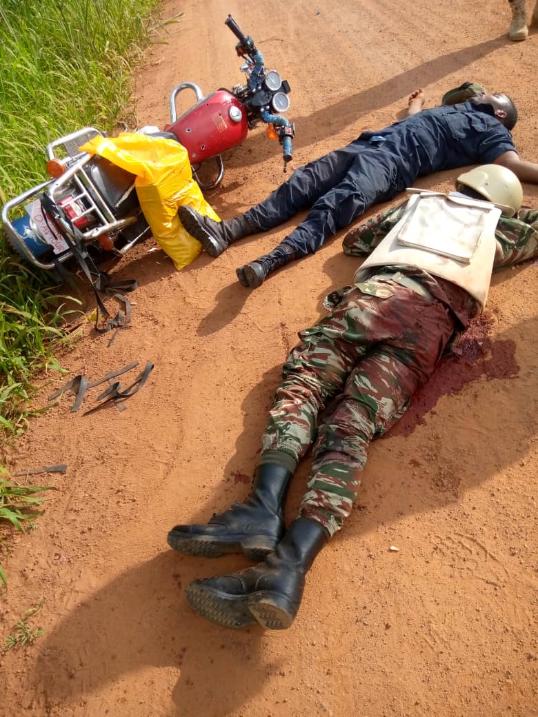 scinga2017's tweet photo. Today, #Matoke, occupation forces at an outpost were decimated by #Amba defense forces. The war rages, young black lives are lost, gerontocrats @PR_Paul_BIYA, #Nyat, #Cavaye enjoy the spoils while idiots cheer it on & the international community watches uninterested @africatechie https://t.co/GzL22HiCMZ