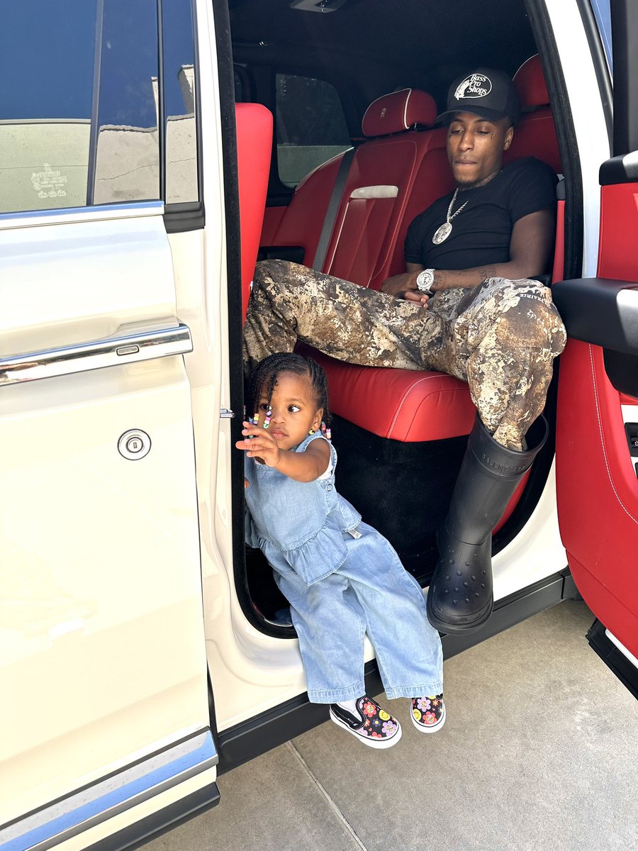BAEHELPTTOP's tweet photo. I heard you don’t like me and I don’t like you neither nigga   #1Extra https://t.co/W523GqOlbP