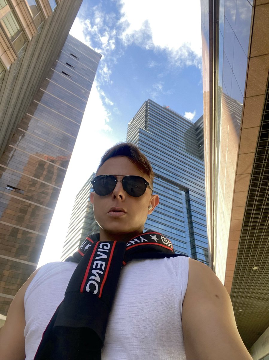Brianbpy27's tweet photo. Monday vibes https://t.co/WjKwCXT0b6