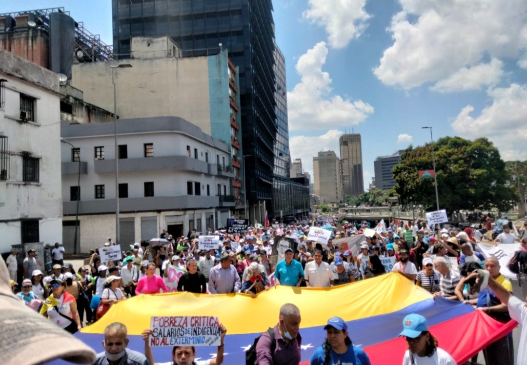 ActivismoPJ's tweet photo. #NoEsCualquier1DeMayo
#DiaDelTrabajador
#VenezuelaProtesta
#SueldosDeHambre https://t.co/lWPNgSPPNu