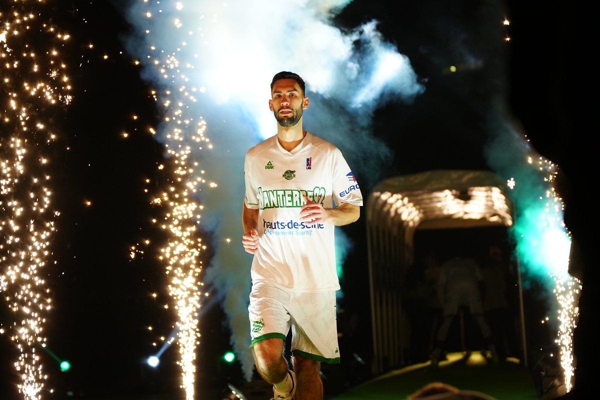 Lucas Dussoulier (Nanterre) en grande pompe contre Blois

➡️ bebasket.fr/lucas-dussouli… 

#BetclicELITE | 📸 L. Staskiewicz