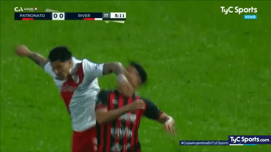 FerBurruso's tweet photo. ¿Por qué será que cuando no echan jugadores de Riber los medios no hacen foco? https://t.co/BpckrmNYq5