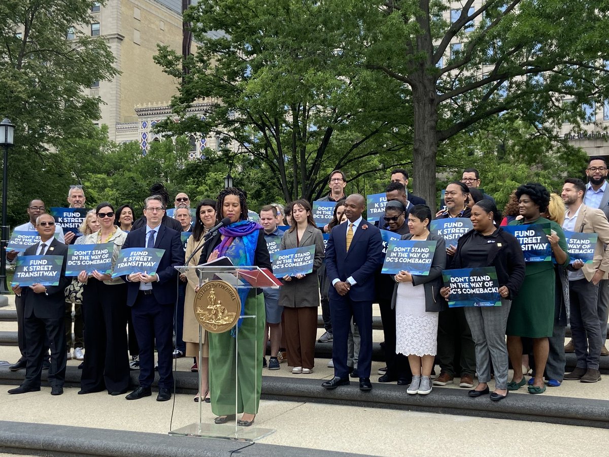 dcmoapia's tweet photo. Today, MOAPIA stood with @MayorBowser in support of DC’s downtown.

The K Street Transitway means more safety, more reliability, less congestion, and better motorist experiences in the heart of our downtown.

#DCComeback https://t.co/7ASONHbC7z