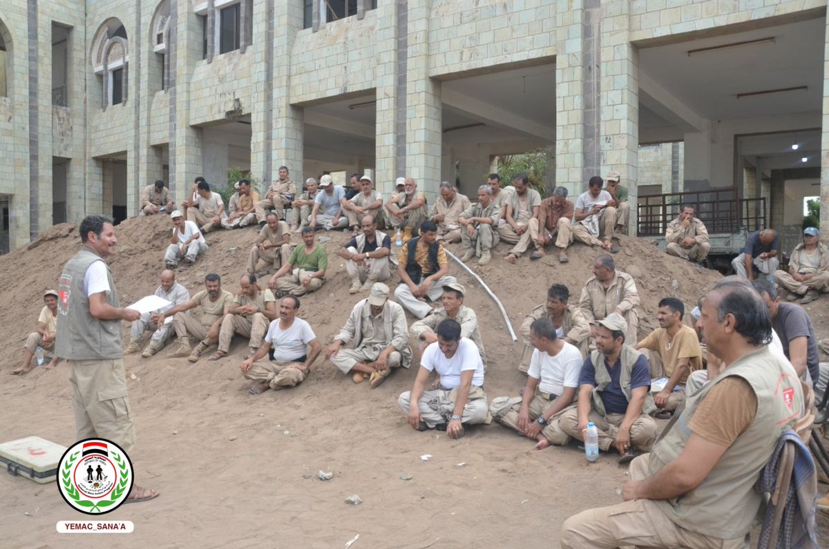 MineActionyemac's tweet photo. أنهى فريق التدريب للمركز التنفيذي الدورة الإنعاشية العاملين في الميدان من فرق ومجموعات وفصائل
من منتسبي فرع ( صعده- الحديدة - الوحدة النوعية للكلاب الكاشفة )
 وذلك لبداء الإنتشار وإستئناف الأعمال الإنسانية المنقذة للحياة المتمثلة في تطهير المناطق والمديريات - محافظة الحديدة https://t.co/FMWJhGDaOm