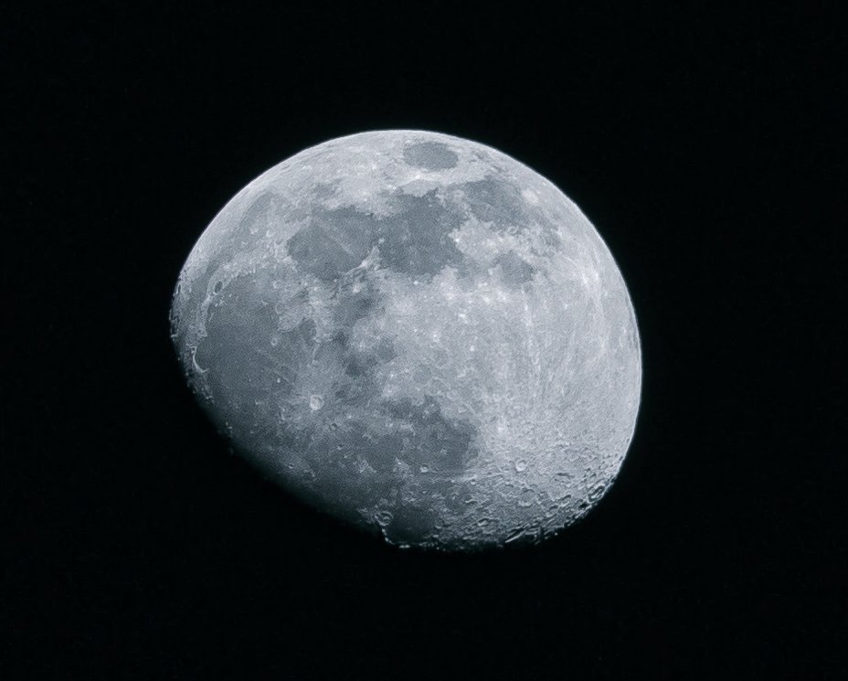 Illumination of the waxing gibbous moon 83%
#kuwait @kuwaittimesnews
#TwitterNatureCommunity
@thetimesq8
#moon #NASA @NASAPOTD #NASAScience @KuwaitSatSpace
@IndiAves @NASAViz @NASAMoon @NASAAmes #NaturePhotography #nature #NatureBeauty #natureattheBest #photooftheday @al_lawson16