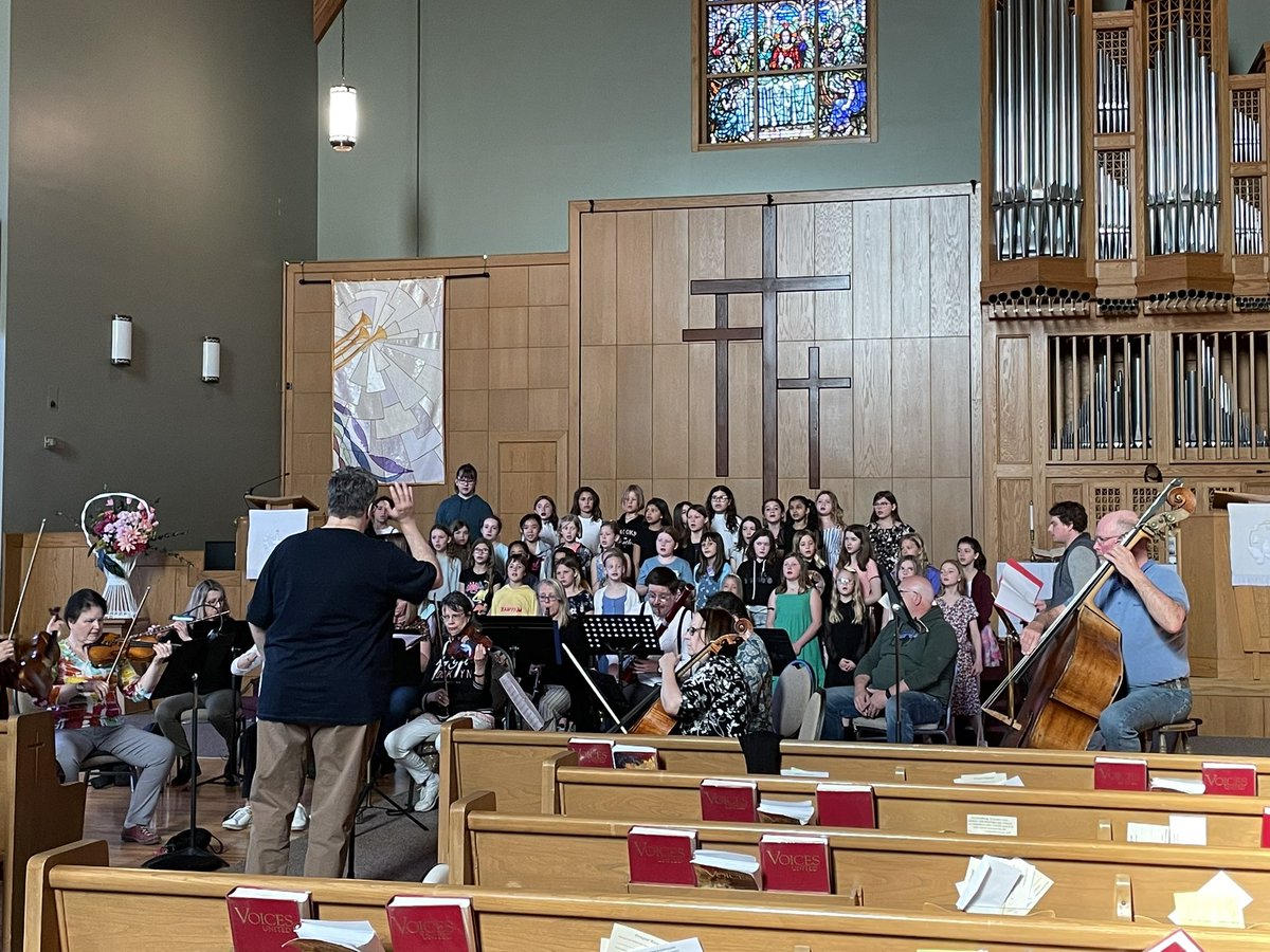 KatiRamsden's tweet photo. @ecolebw &amp; @ALGaetzSchool are ready for the 6:00 Choir Kids concert with @RedDeerSymphony! @rdpschools https://t.co/hYshx7hy0X