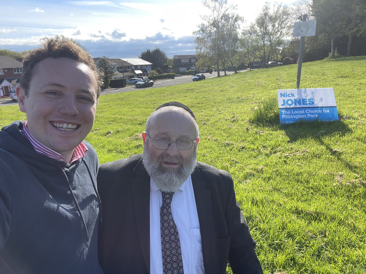 JonesNick_UK's tweet photo. Thank you to Rabbi Saunders for joining me on the campaign trail today in Pilkington Park. We’ve had a great afternoon speaking to residents about the election #reportingback #torydoorstep https://t.co/AodIRVLMhe