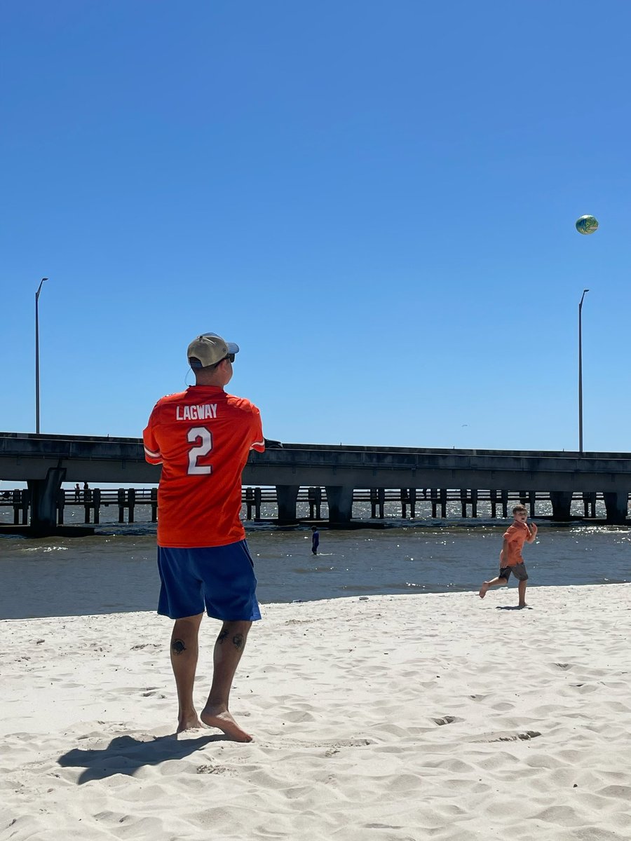 GatorJosh01's tweet image. A day at the beach sporting and representing @DerekLagway #DJ2 #2THESW4MP