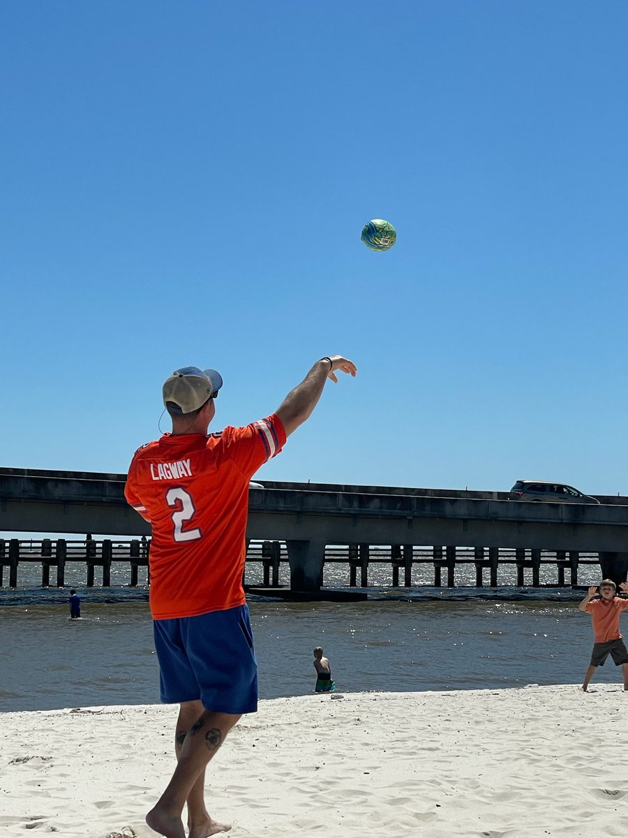 GatorJosh01's tweet image. A day at the beach sporting and representing @DerekLagway #DJ2 #2THESW4MP