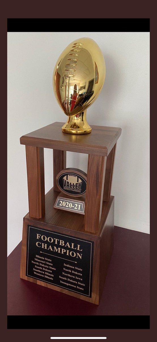 JahviusL's tweet photo. Big thanks and blessings to @Coach_Fishback and the coaching staff for the Full Scholarship! 
@coachjimcollins @CCSFFootball  
#noplacelikecity🌆 #GODdid https://t.co/fvZtJXAxfI