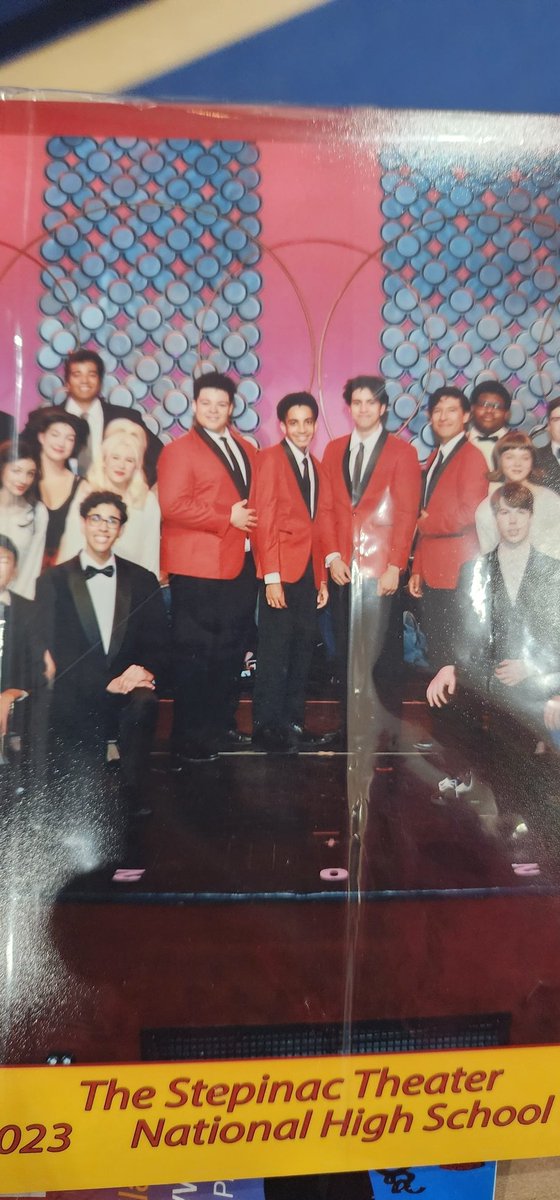 Ryandiaz_78's tweet photo. Jersey Boys cast. https://t.co/8Kah6eKy5W