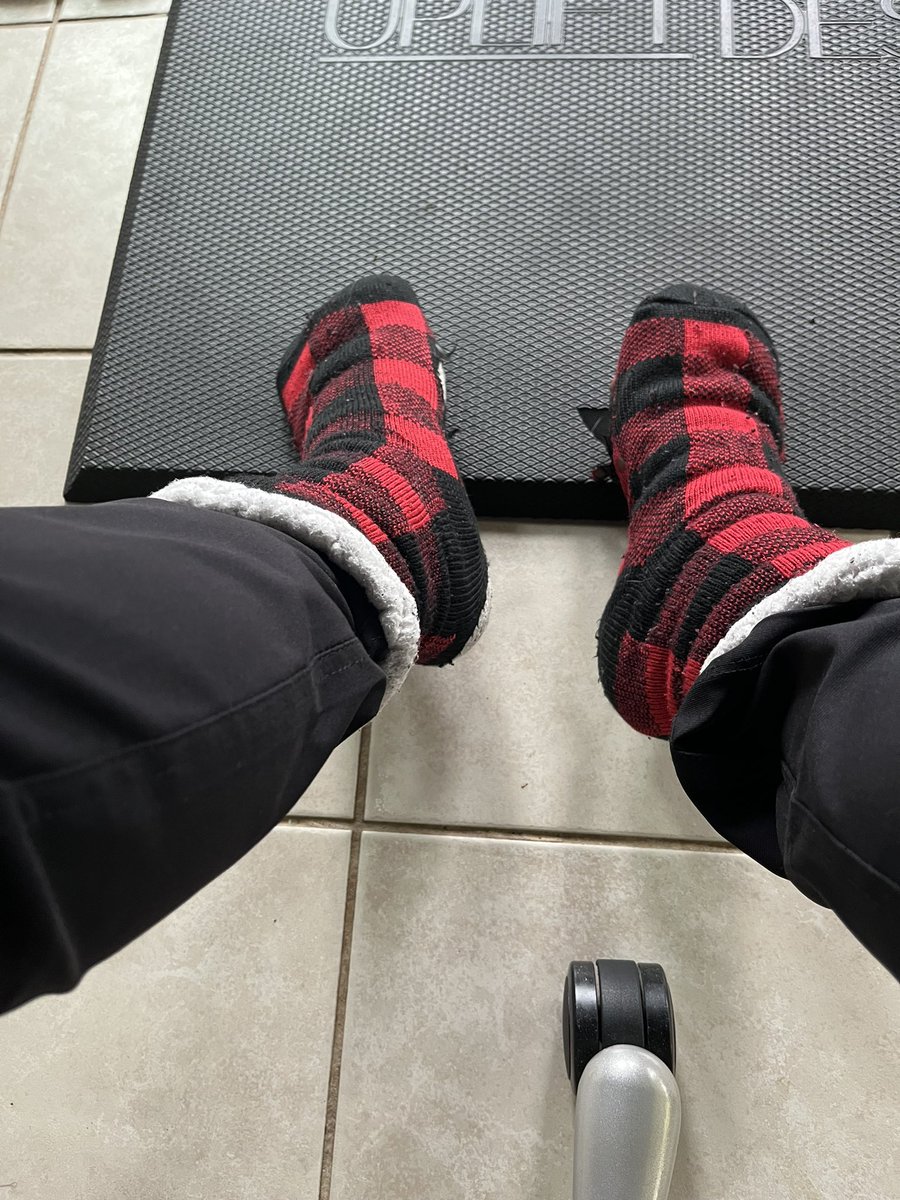 JasonJKhoo's tweet photo. @keyserholiday Literally had to put on Christmas socks https://t.co/7eXnd47bNV