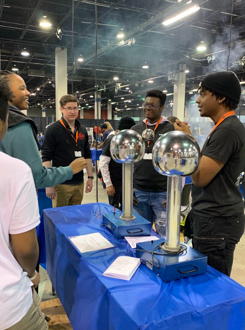 HSACleveland's tweet photo. This weekend our students had a great time in Chicago for Concepts school's annual MathCon and CONSef events! Congrats to all the student participants and thanks to all the staff who made this trip possible! #HSACHS #WeAreConcept #CONsef #MathCon #Chicago https://t.co/9NZvImVJnt