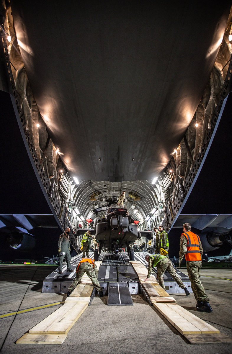 UKMAMS personnel are expertly trained at the @LSTW_DMTS, and upon graduating are afforded the opportunities to deploy, supporting various missions. Here, the team are ensuring the safe load/offload of an AH-64E Apache onto a C17, using approved tie-down schemes. Impressive.