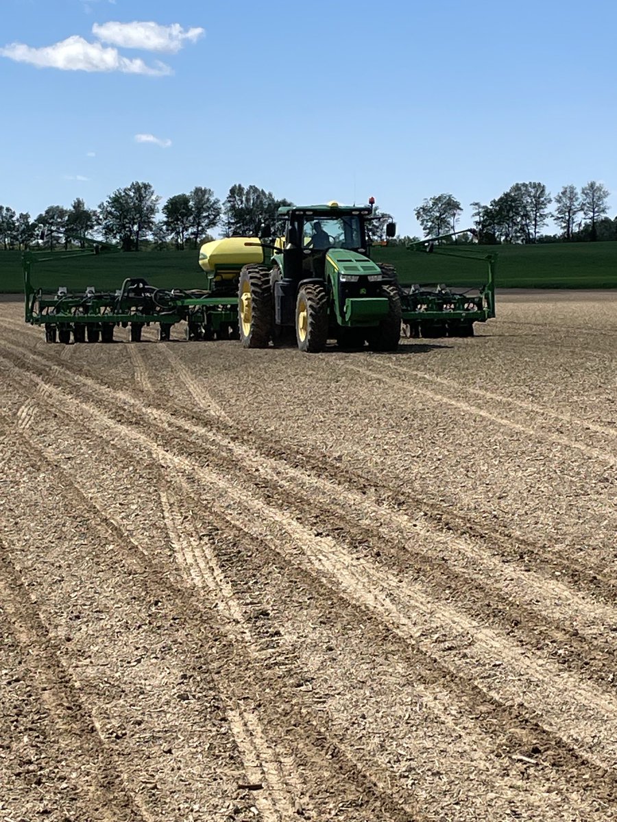 Beautiful morning to plant ⁦<a href="/ChannelSeed/">Channel Seed</a>⁩ corn and soybean plots in Pulaski county with Channel Seedsman John Hannan!