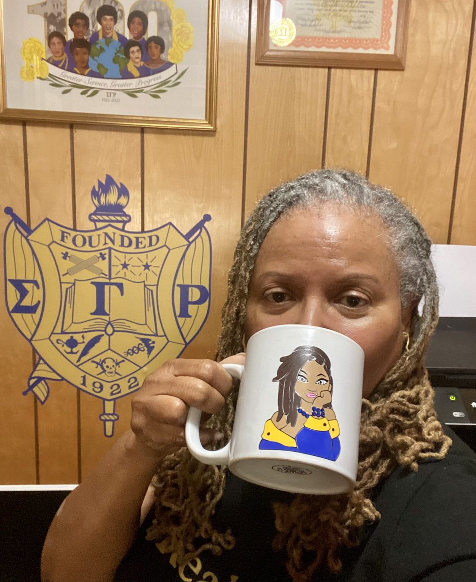 SoFlaSgr22's tweet photo. May is my #Sigmaversary Month 💙💛 Sippin’ #gingerpeachtea
#SGRho #TreClub #ΕΔMade 😭😭😭 #LifeMember #RubyMember #CharterMember of #MagneticΜΜΣofTallahassee 💙💛👶💜 Accepting your donations for #MarchforBabies at CashApp $Nette62817 OR https://t.co/BPJilv5uy4 💜👶 Thank You 🥰 https://t.co/q5UcL1ckbc