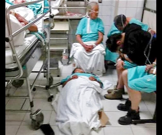 dragonasylum99's tweet photo. @Claudiashein @lopezobrador_ Déjese de hacer la graciosa y revisa el cochinero que tiene en la Cdmx tomada por el.ambulantaje..el.metro.una desgracia y la delincuencia....en lo suyo...  Hipócrita marrullera!!!! https://t.co/I0ZeS1myzU