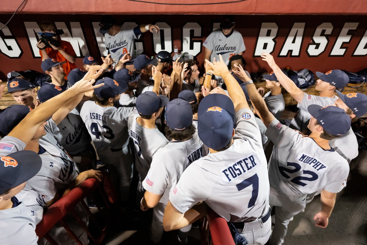 AUSportsNetwork's tweet image. This Week in @AuburnBaseball with @3strikes_AU @aburcham04. A series win at #3 South Carolina. #1LSU is next at Plainsman Park, starting Friday at 6:00.

audioboom.com/posts/8291344-…

Photo: @jamieholt6 | @AuburnTigers