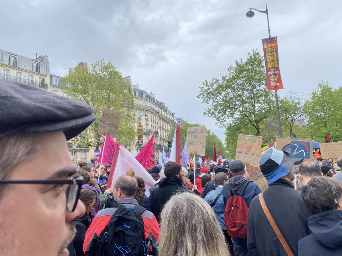 AbZaabay's tweet photo. Le 1er mai, j’ai vu ce bout de carton qui affiche ce que je pense profondément: « Wuambushu c’est degueulasse ». Non à l’expulsion de comoriens de leur propre terre. #WuambushuNon https://t.co/9FplvkCu0B