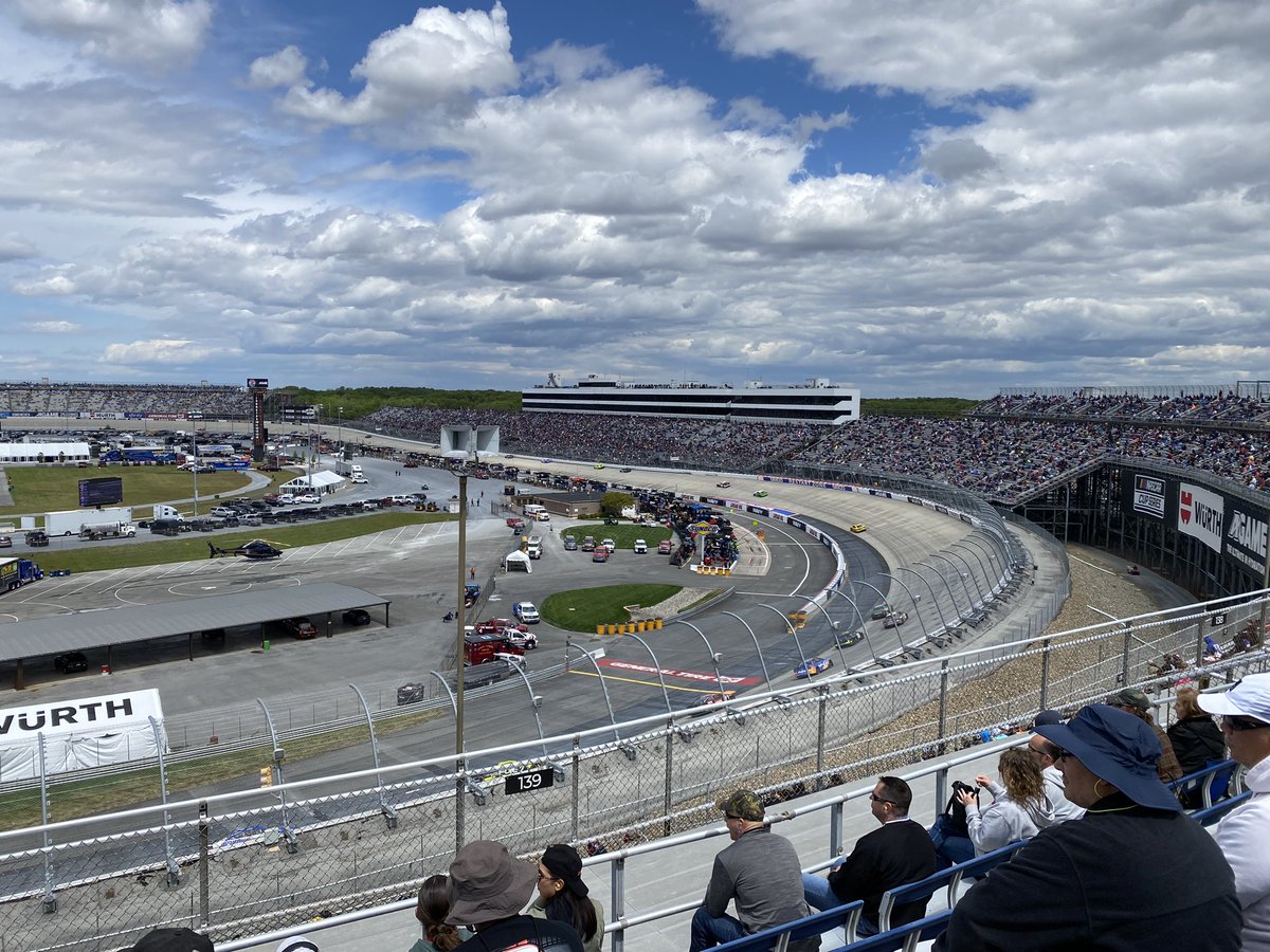 Not_A_TV_Met's tweet photo. Really good for a Monday. #Nascar #Wurth400 https://t.co/NwkDeQcVAb