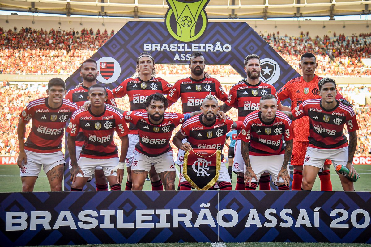 Flamengo em 2023:

• É o time da Série A com mais derrotas (10).

• É o time da Série A com mais gols sofridos (34) e o com a maior média de gols sofridos p/ jogo (1.26).

• Sofreu ao menos 2 gols em 41% dos seus jogos (11/27).

• Tem 37% de aproveitamento em clássicos.

⚠️⚠️