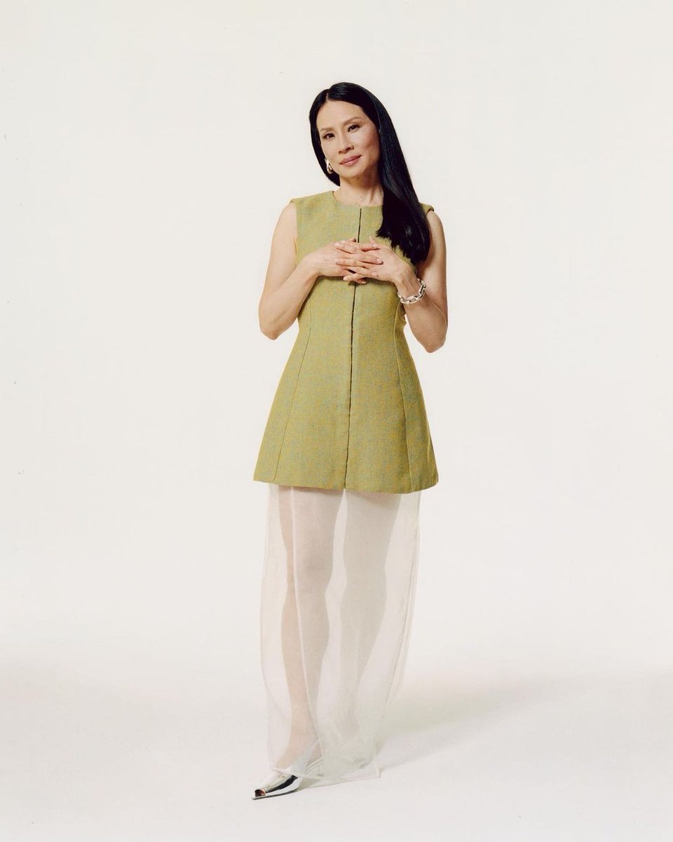 toryburch's tweet photo. #LucyLiu in a full look from our Spring/Summer ’23 collection for @TheCut. #ToryBurchSS23 #ToryBurch #ToryEditorials https://t.co/VMpxexkOEM
