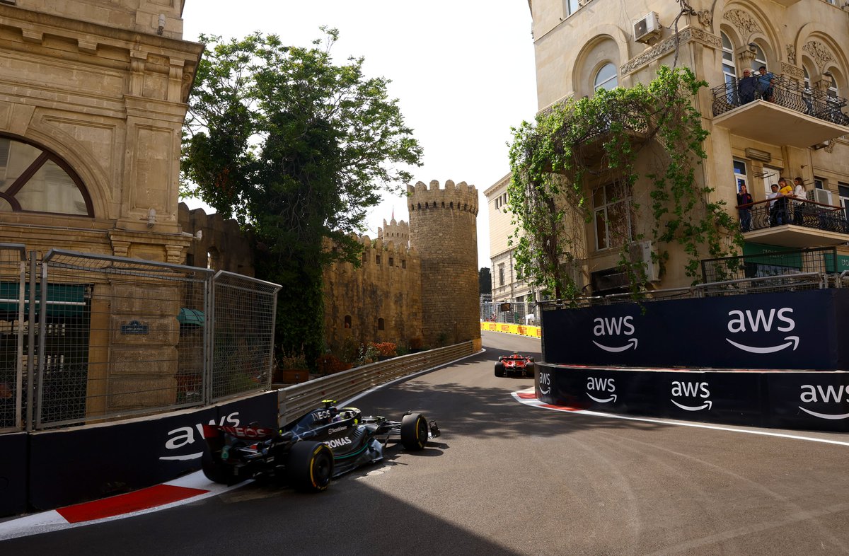 F1's tweet photo. Spot the difference: Mercedes catching Ferrari... 😉

#AzerbaijanGP #F1 https://t.co/pYff6JzxwR