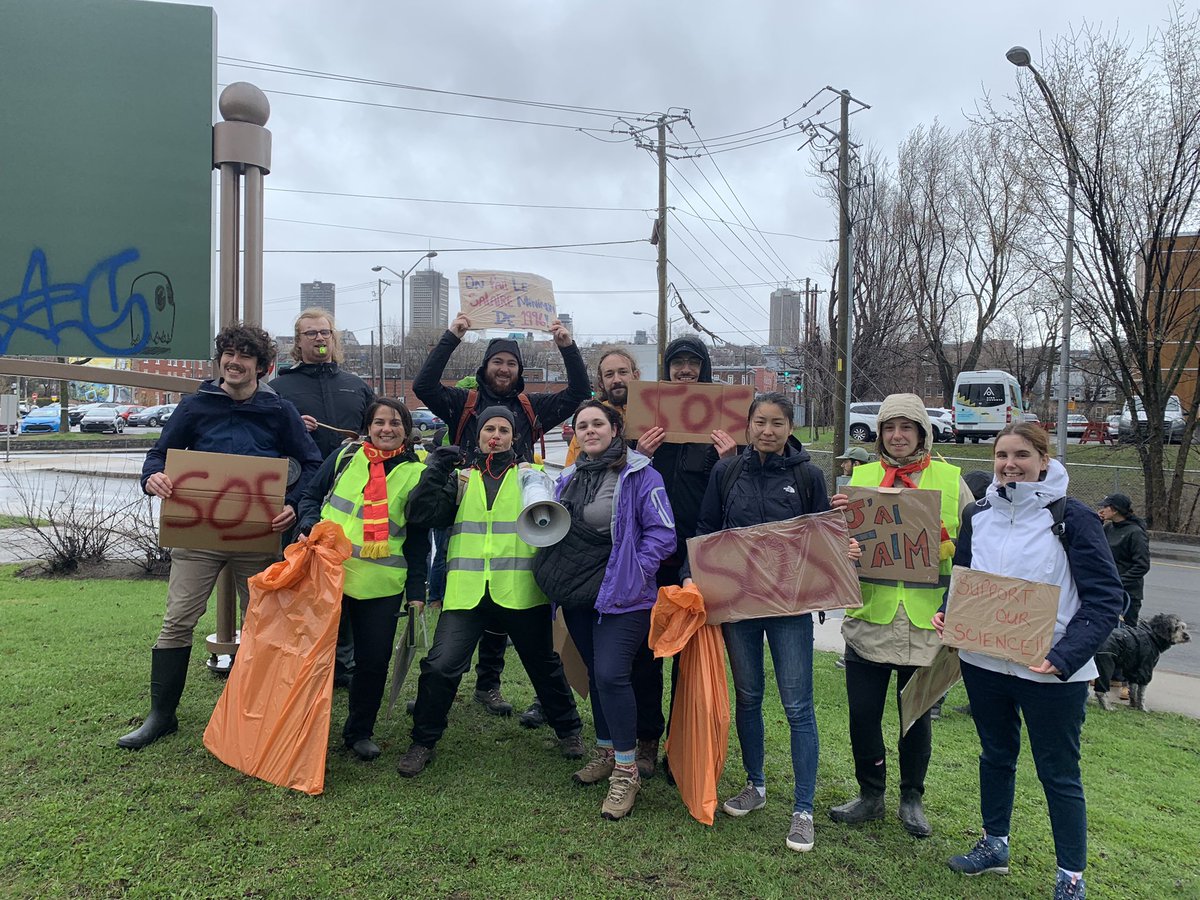<a href="/LaboBernatchez/">Labo Bernatchez</a> on strike! #SupportOurScience #Quebec <a href="/JustinTrudeau/">Justin Trudeau</a>