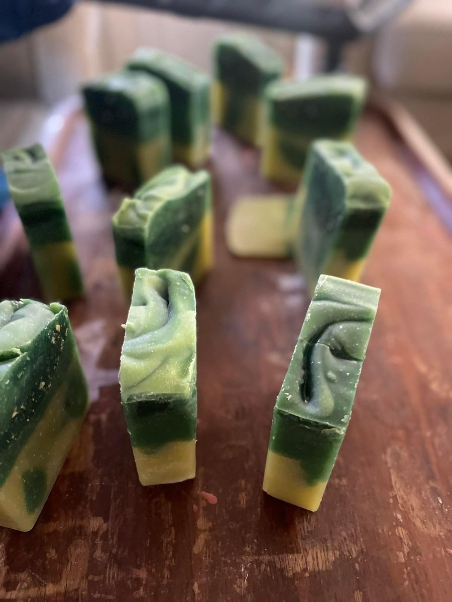 LlcCassieSoap's tweet image. All ￼Natural Cucumber Watermelon With Oats Soap 🧼 🥒 🍉 “ “ Rate”

*New Soap Alert*

#homemadesoap #soapshop #crueltyfree #ecofriendly #soap #handmade #soapmaking #skincare #handmadesoap #natural #naturalsoap #soapmaker #follow for more ❤️ #organic #love #handcrafted #soapasmr