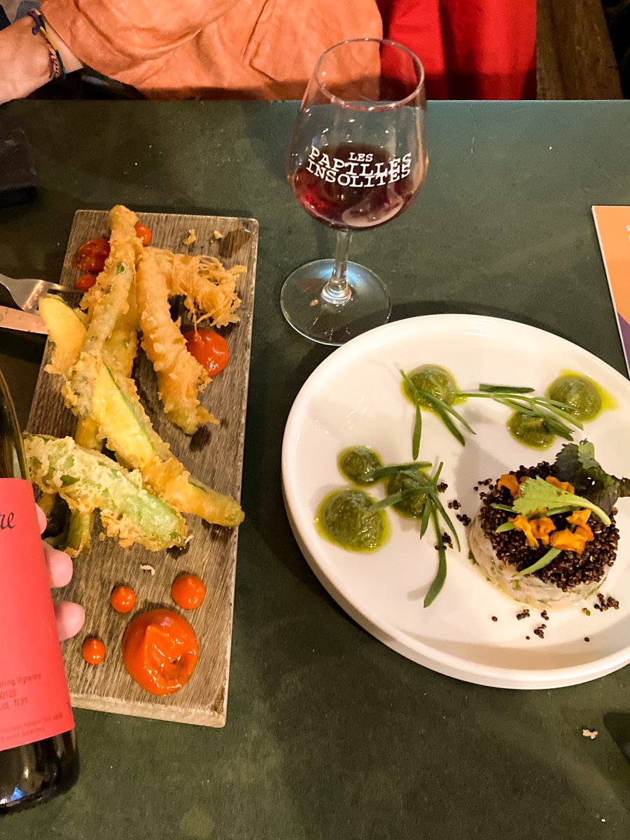 choisirmonvin's tweet photo. 📍Les Papilles Insolites à Pau : un paradis du vin !🍷 Gastronomie divine, vins nature inoubliables &amp; ambiance chaleureuse. Gros coup de ❤️ pour l'Anglore Nizon &amp; les plats exquis. Foncez vivre cette expérience! #Pau #BarAVin #Gastronomie #Anglore #VinNature #FoodAndWine https://t.co/HKQUdLl9YO
