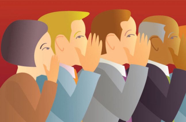 رجل أحب فتاة فأراد أن يتزوجها فلما ذهب ليسأل عنها قالوا :
إنها سيئة وغير صالحة ..
فانصدم الرجل وعاد مكسور القلب وفي طريقه وجد رجل مسن .. 

فسأله ما بك ياولدي .. أراك شاحب الوجه ،  فقال له : أحببت فتاة ولما سألت عنها قالوا إنها غير صالحة للزواج..

 فقال له :  لاتحزن ياولدي سأعطيك