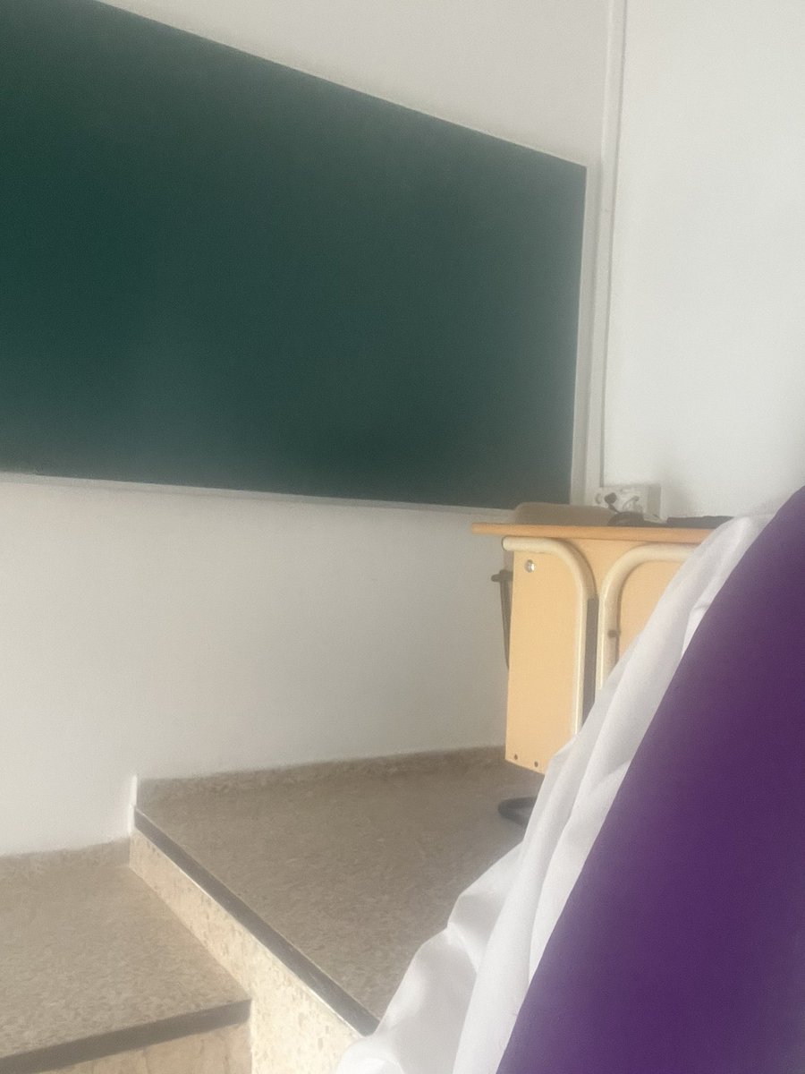 frgumer's tweet image. Esta es mi clase… enseño a leer esa Escritura que va mostrando que Dios es Amor… Hoy la uso de otra forma. Es aula de Misericordia. Hoy se realiza lo que leemos #agustinos #levantate