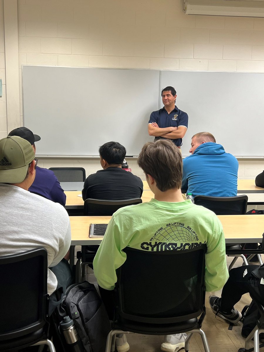 MCHealthPE's tweet photo. Thank you to @albornoz_gabe for taking the time to speak with our majors and Professor Michael Clark about education and life in Montgomery County. Our students and faculty really appreciated it! Please come and see us anytime! 
@clarky47mike https://t.co/ym7b4liivV
