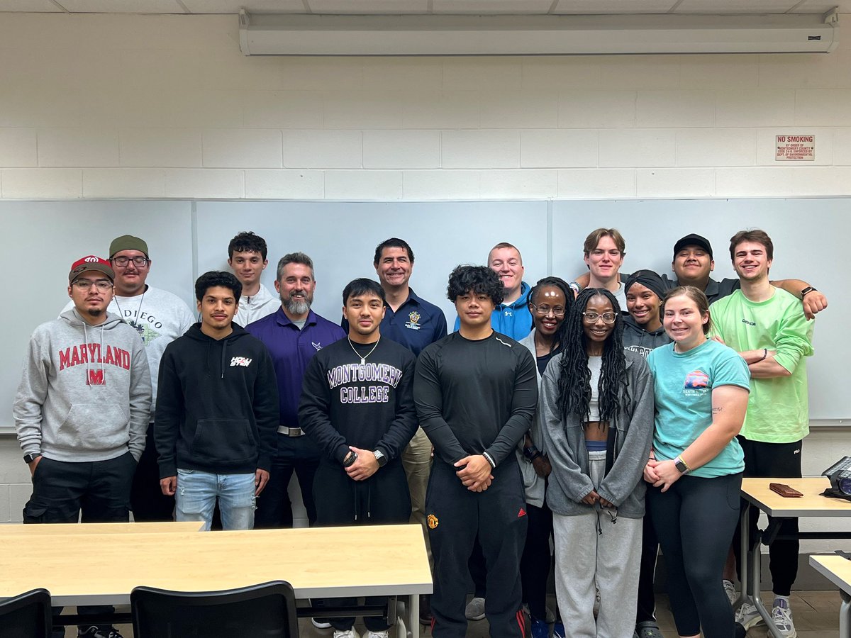 MCHealthPE's tweet photo. Thank you to @albornoz_gabe for taking the time to speak with our majors and Professor Michael Clark about education and life in Montgomery County. Our students and faculty really appreciated it! Please come and see us anytime! 
@clarky47mike https://t.co/ym7b4liivV