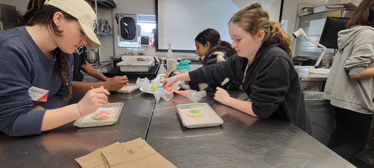 Clarington Central Intermediate School tweet media