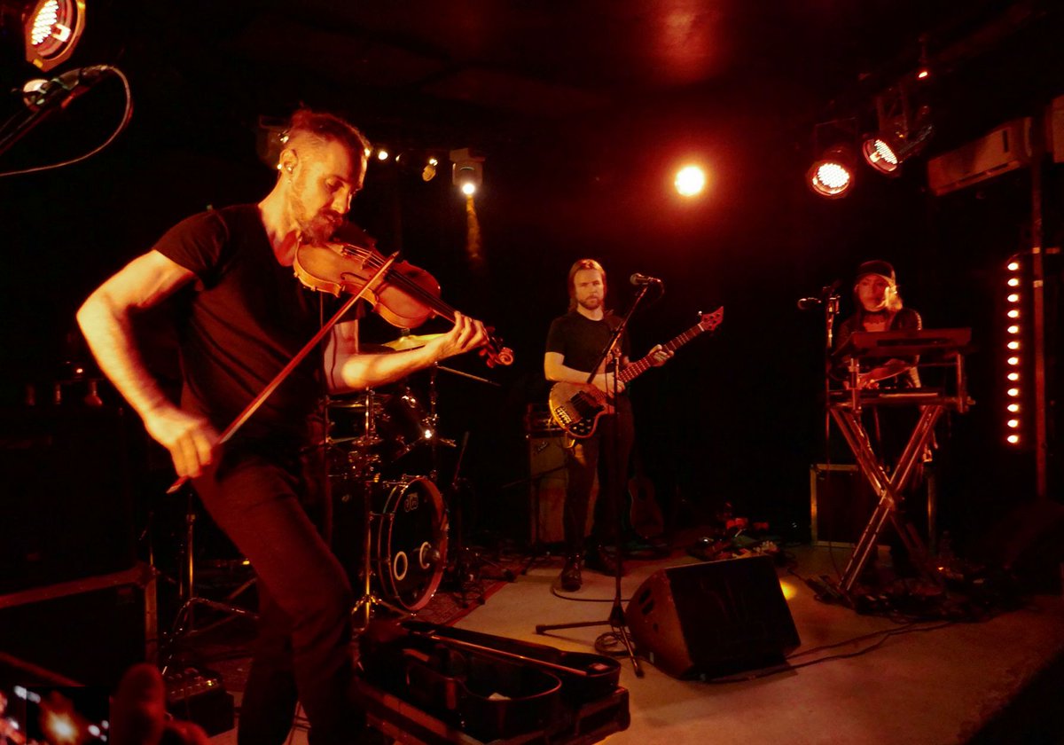 Monc Hulot (@monchulot) on Twitter photo Monc va à la <a href="/secretplacetaf/">Secret Place Taf</a>.
#B612 distille un folk-rock mélancolique à fleur de peau.
#Ultraphauna, art rock inclassable, expérimental, qui mêle prog électro, hardcore, boucles répétitives multi-instrumentales envoûtantes, rythmiques emballantes.
📷📹facebook.com/MoncPlayTime Monc va à la <a href="/secretplacetaf/">Secret Place Taf</a>.
#B612 distille un folk-rock mélancolique à fleur de peau.
#Ultraphauna, art rock inclassable, expérimental, qui mêle prog électro, hardcore, boucles répétitives multi-instrumentales envoûtantes, rythmiques emballantes.
📷📹facebook.com/MoncPlayTime