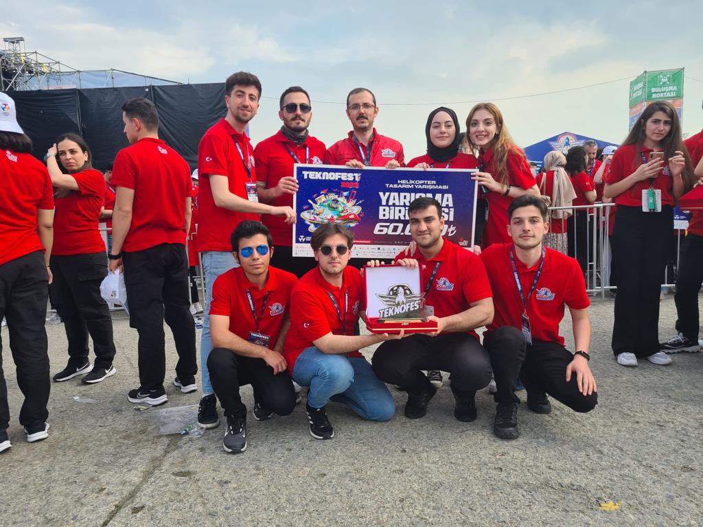 #NEÜnünEseri 💯

#TEKNOFEST2023 🚀 Helikopter Tasarım Yarışması’nda Üniversitemiz Havacılık ve Uzay Bilimleri Fakültesi-Uçak Mühendisliği bölümü öğrencilerinden oluşan “𝟡𝟘𝕓𝕡𝕞” takımımız Türkiye 🥇BİRİNCİSİ oldu.🚁

Tebrikler arkadaşlar 👍🏻👏🏻

#NEÜ 🤩
#BirlikteDahaGüçlüyüz 🇹🇷