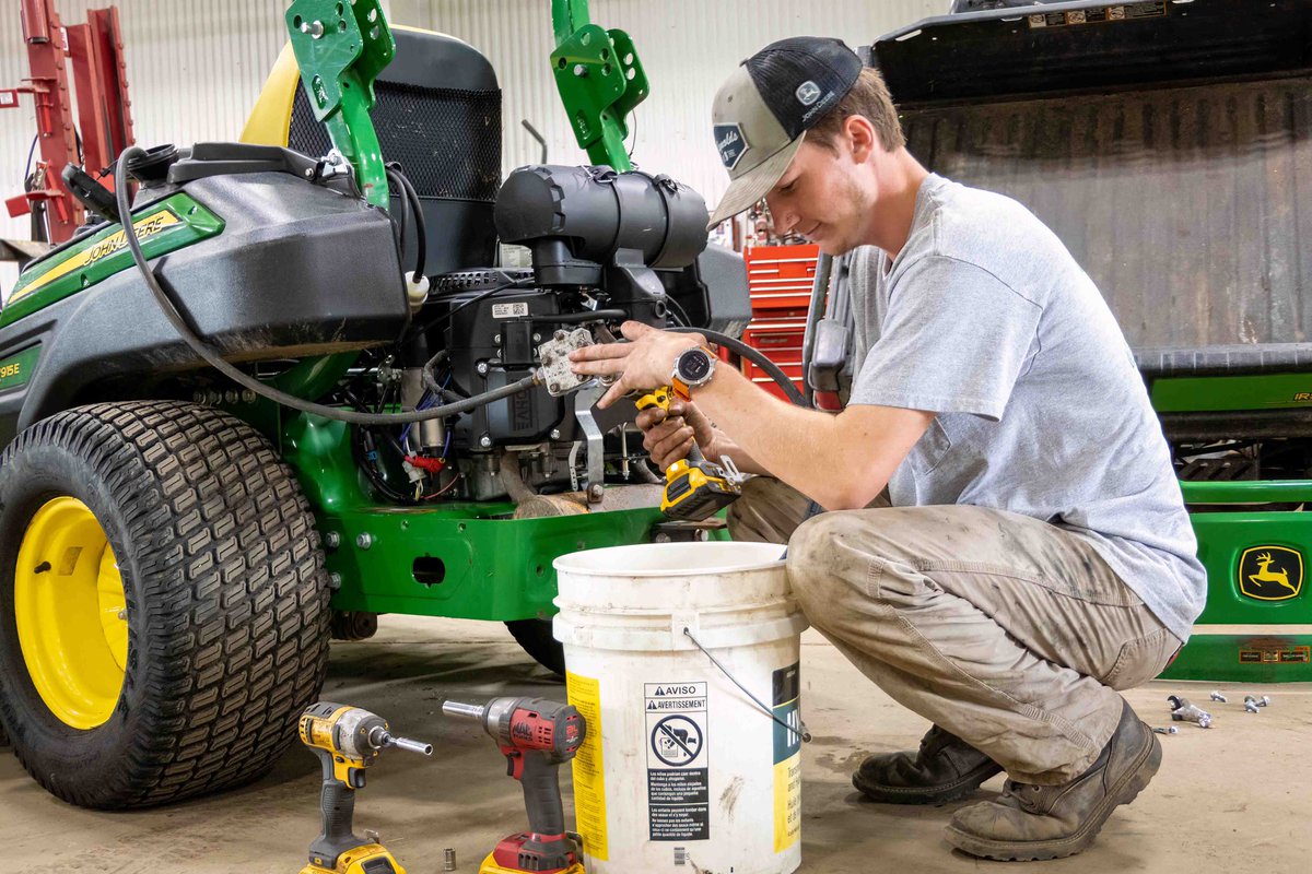 This is a great story about our Work-Based Learning program at Carmel High School.  #AuthenticLearning #MeaningfulExperiences
#FindYourFuture #PrepareForCollege #PrepareForCareer

ccs.k12.in.us/about/news/dis…