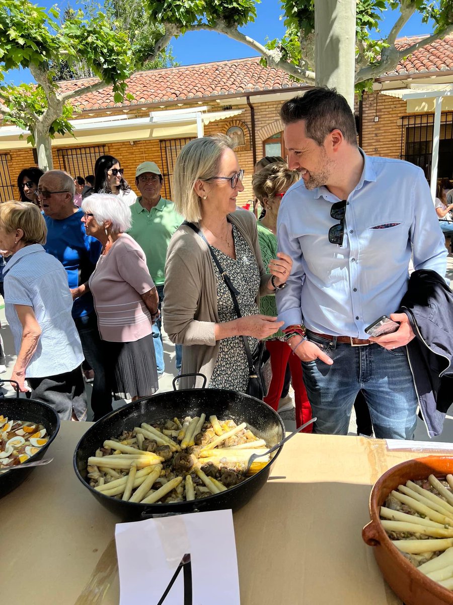 alextoquero's tweet photo. Uno de los últimos actos de @FiestasVerdura. Concurso #menestras Asociación de #Jubilados La #Ribera. Disfrutando con nuestra gente “más experimentada”. #tudelacapitaldelaverdura #Tudela #verdura #verduras https://t.co/VP8714YpHV