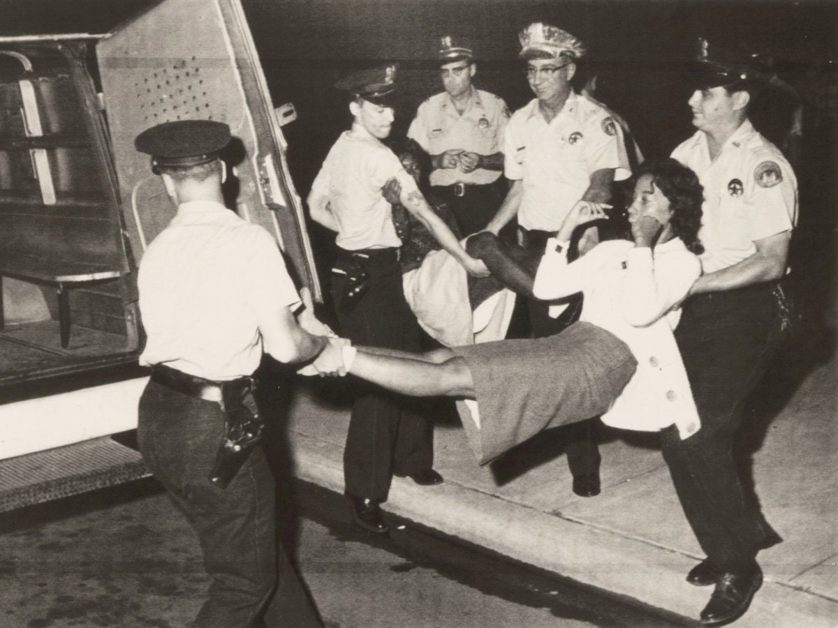visit_hnoc's tweet photo. In the face of systemic racism, #NOLAwomen advanced democracy and inspired today's activists. On Saturday, June 3, join us for a free panel discussion exploring the hurdles that still keep people from Louisiana's polls.
RSVPs now open to THNOC Members! https://t.co/uOnOPpN76b https://t.co/eRcFavIMxi