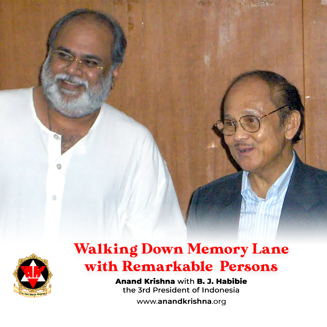AnandAshram's tweet photo. #AnandKrishna  #walkingdownmemorylane with President B.J. Habibie of #Indonesia 🙏🏼

#remarkablepersons #bjhabibie @habibiecenter @Anand_Krishna_ https://t.co/pXyynfyFai