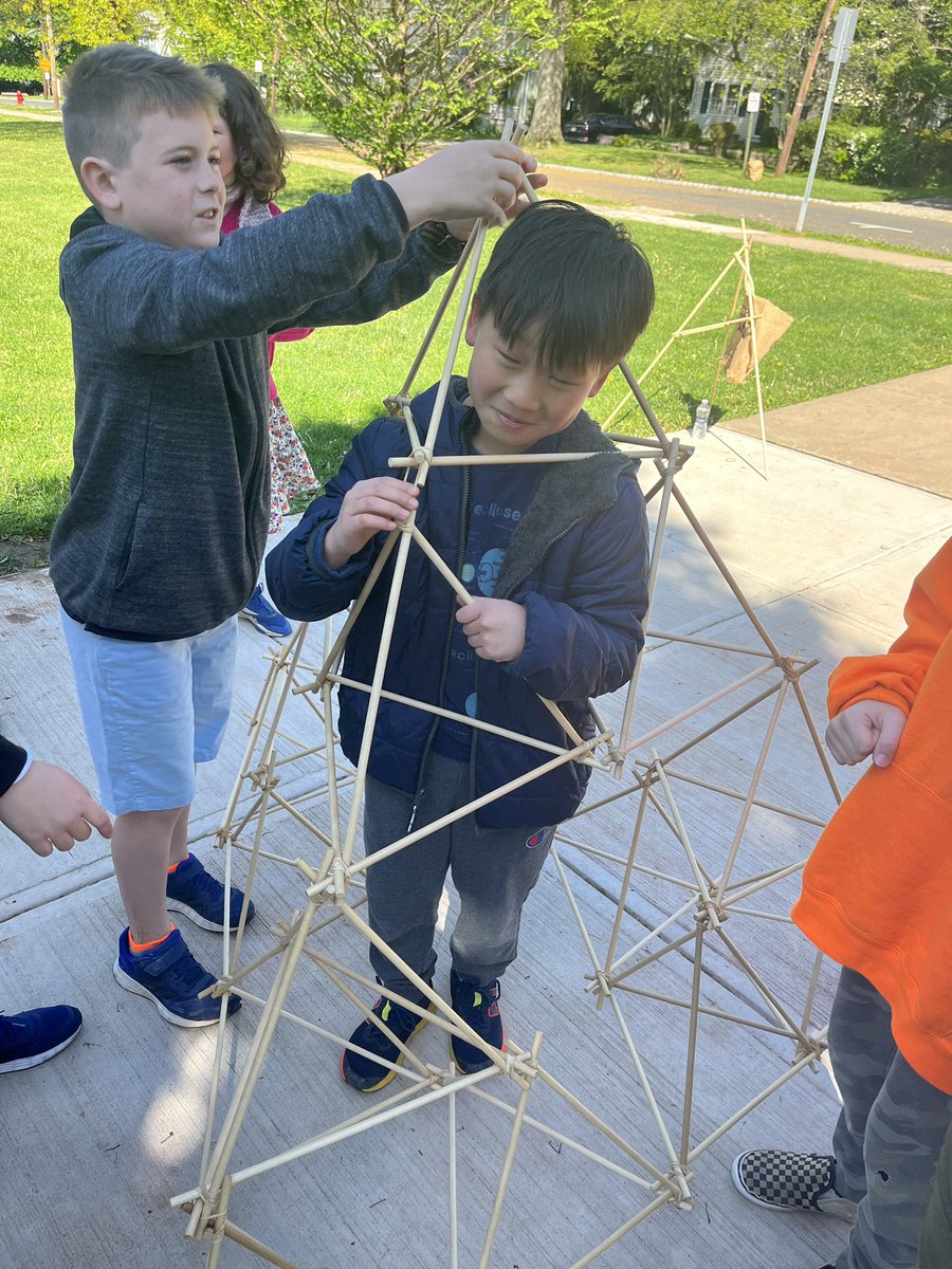 DrHydrogenHC's tweet image. Amazing fourth grade architecture assembly today! Thank you @HVEFtweets !! @HopewellES @HVRSD #STEM
#STEMeducation