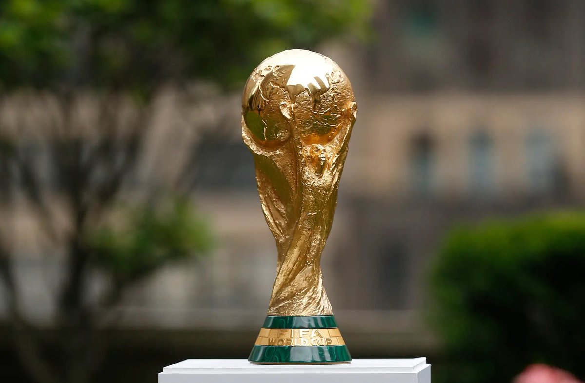 Qual preferiam ver:
O vosso clube a ganhar a Champions - Fav
A vossa seleção a ganhar o Mundial - Rtt