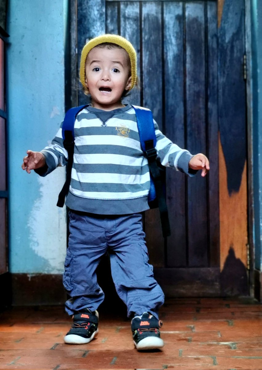vpmendi's tweet photo. "Pides una estrella, para sonreír con ella,
luego pides un lucero para atarlo a tu cabello,
y es que vienes siempre, o casi siempre vienes,
con el sol..."
#Milo #CasiDos #bebe #Filio https://t.co/6tDJzKW2up