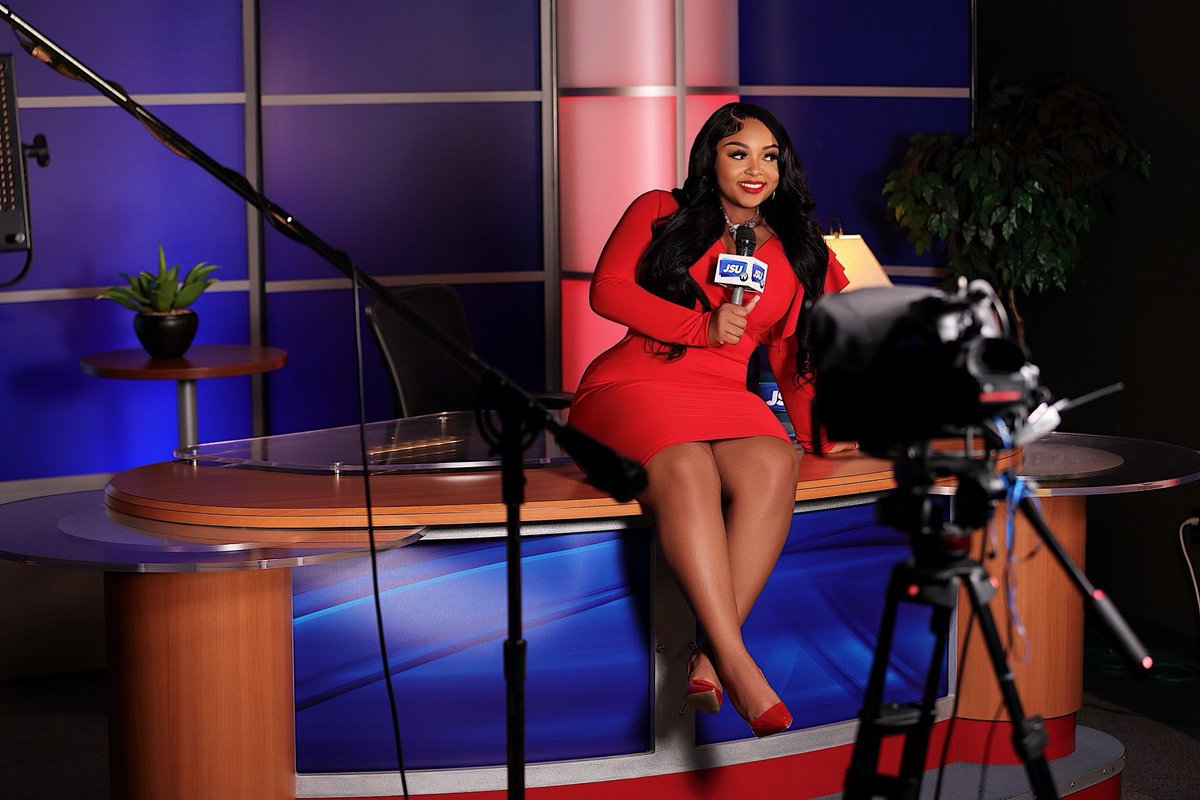 _princessasff's tweet photo. As Seen on TV 
#jacksonstatealumna
#reporterbae https://t.co/2zCLQo9siz