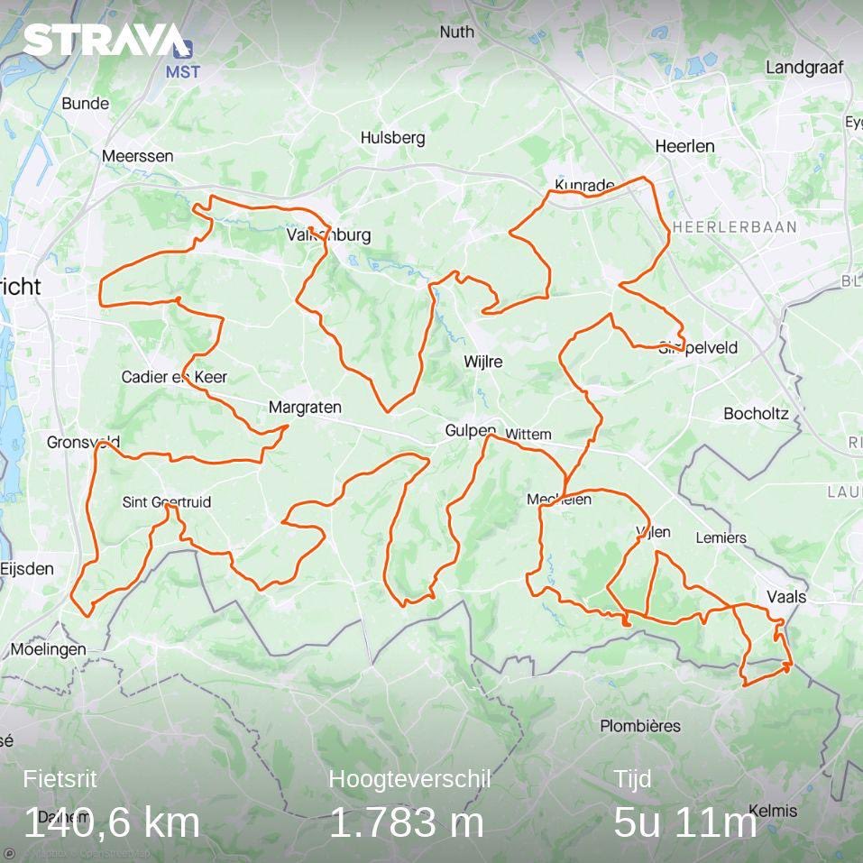 aaiBoek's tweet image. Precies een jaar later fietsten we vandaag weer de Amstel. 

Heel content dat ‘k dat weer kan na #DeVal, maar niet content over m’n conditie in vergelijking met vorig jaar.