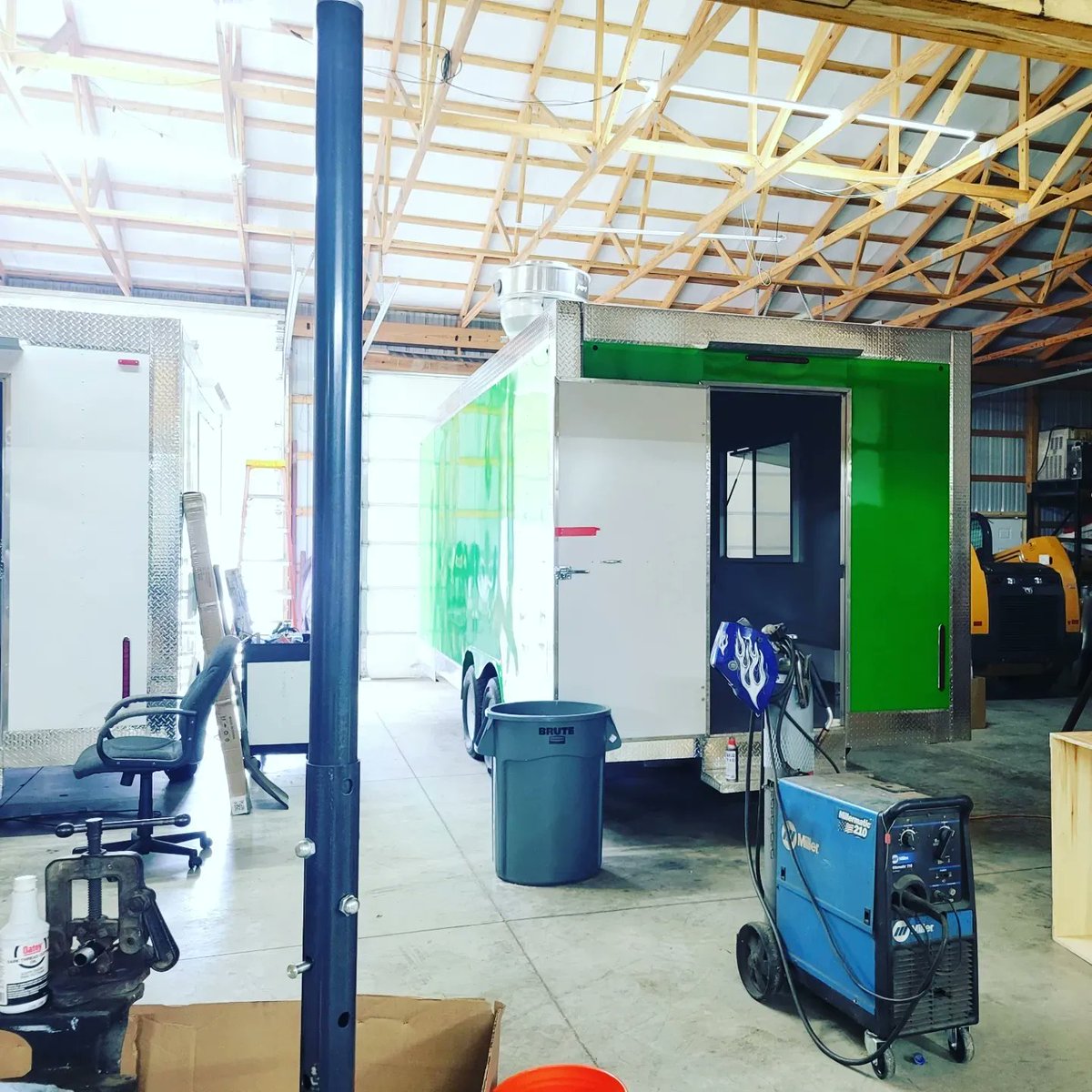 MikeGNow's tweet image. 🔷️A brand new trailer leaves our Titan Trucks  Food Truck and Trailer mega mall 😁 Thanks  Christ Church United Methodists for building your new food trailer with us🔷️

#foodtruck #supportlocal #foodtruckbuilders #catering #foodtrailers
#foodtrucksers #foodtruckfood #foodies